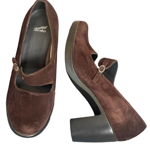 DANSKO TARA Mary Janes Brown
Suede Leather Heels Pumps
Womens size 38(7.5-8) - Picture 1 of 13